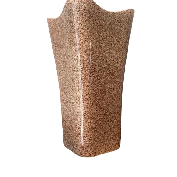 Vintage MCM brown speckled floral triangle shaped vase - Picture 3 of 4